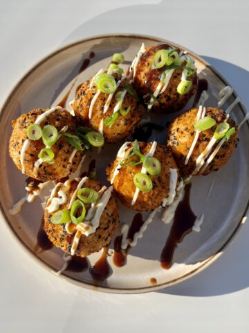 Korean Rice Balls (Jumeokbap)