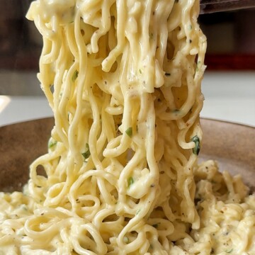 Garlic parmesan noodle pull.